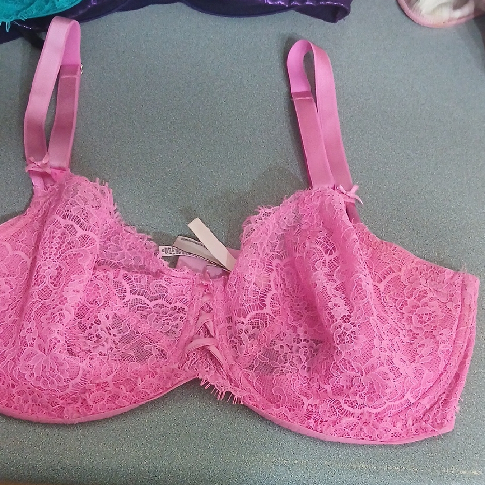 Victoria's Secret Pink Lace Underwire Bra